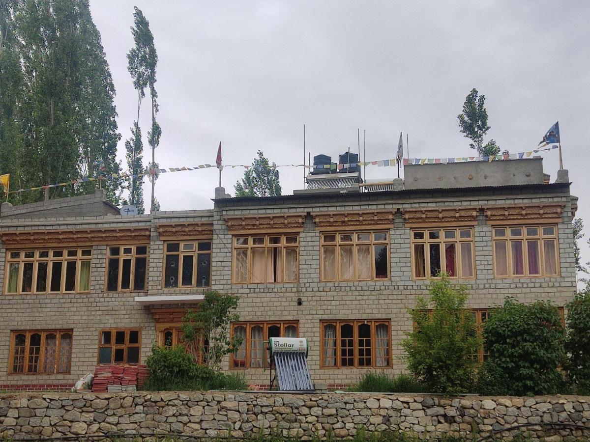 Streamlet Homestay Leh Exterior foto